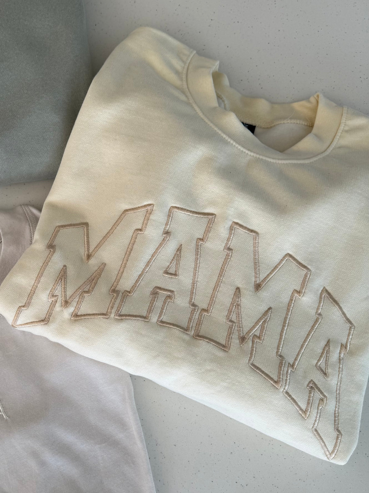 MAMA Crewneck in Cream