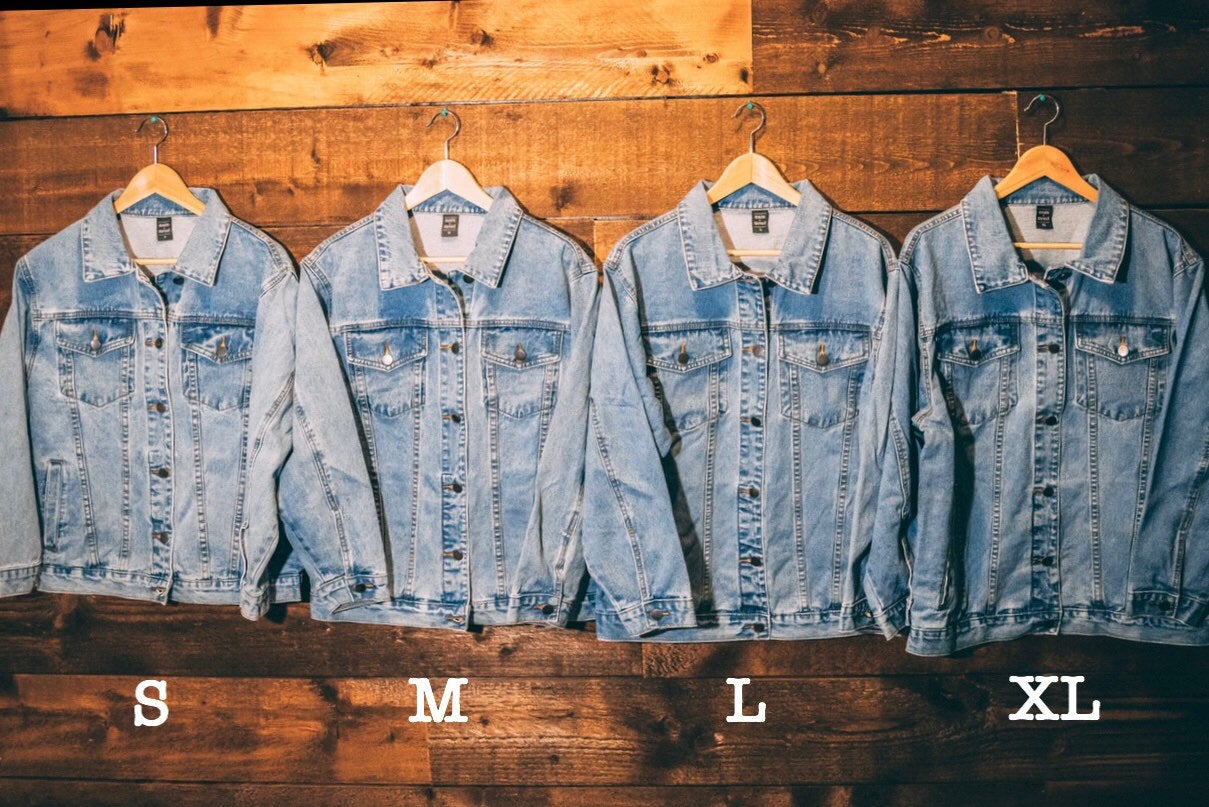 Custom White Floral Wreath Women's Relaxed Fit Denim Jacket